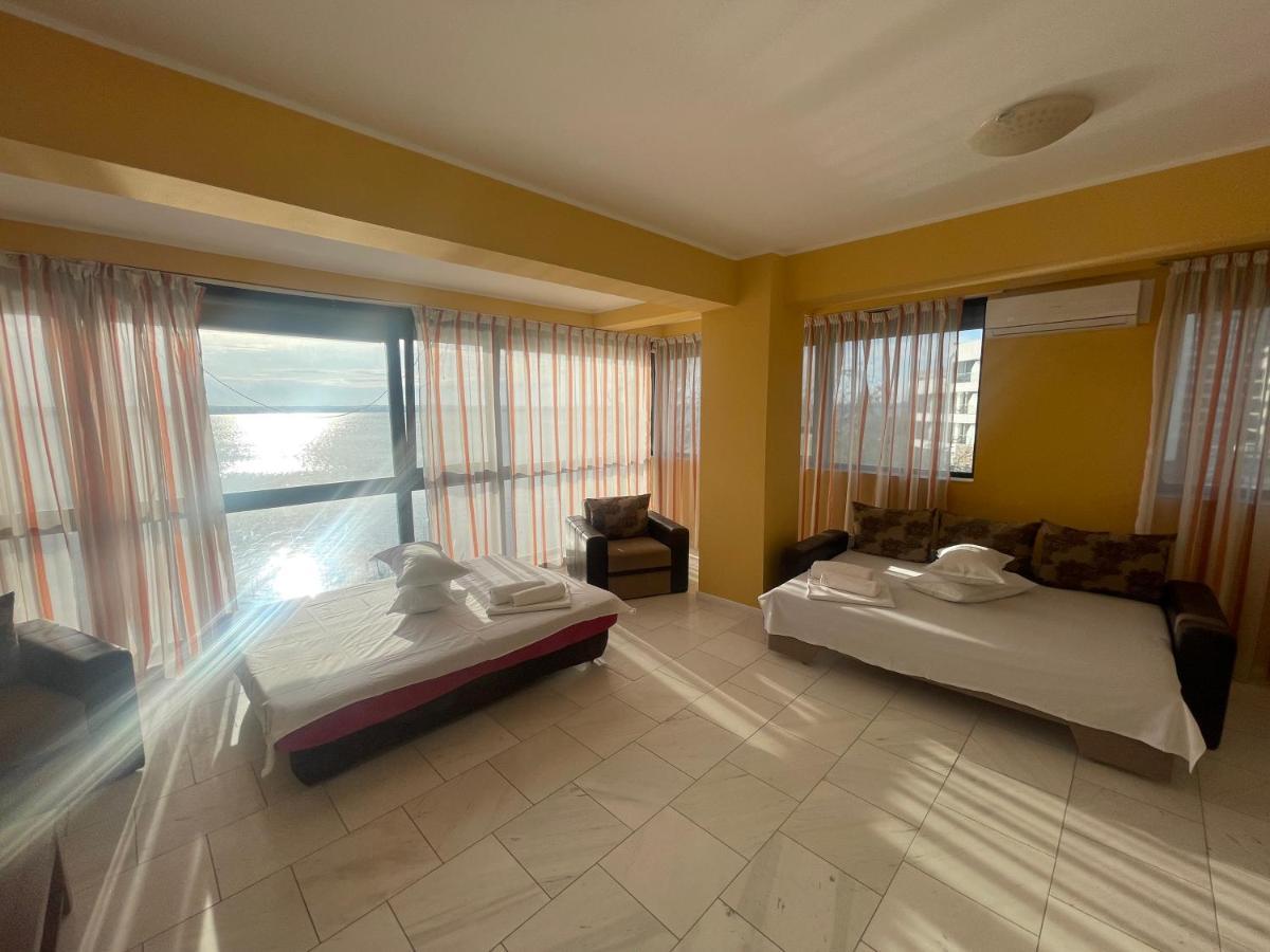 Sophia Lake View Suite Mamaia Extérieur photo