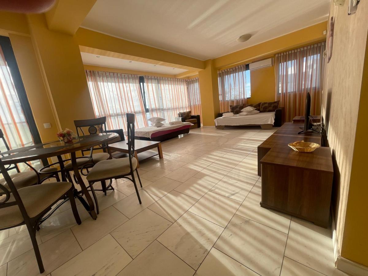 Sophia Lake View Suite Mamaia Extérieur photo