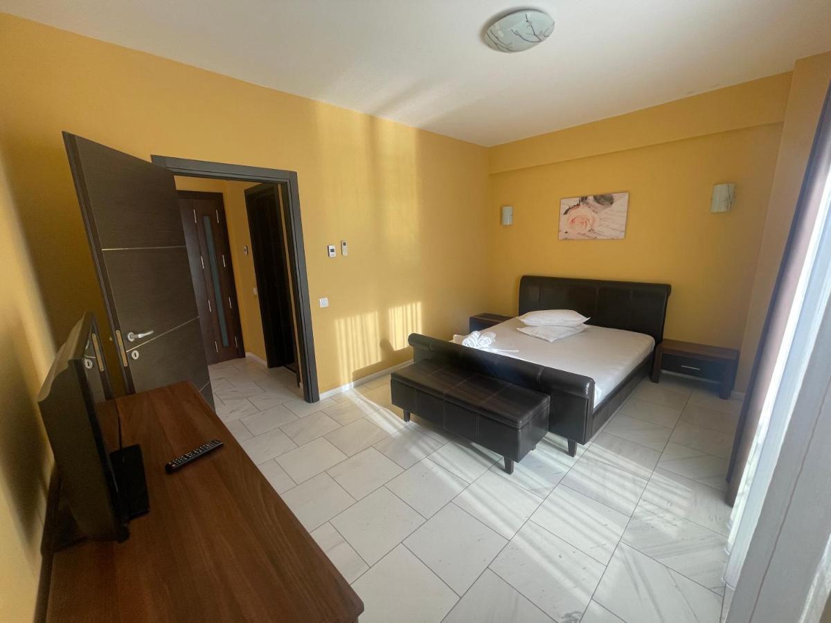 Sophia Lake View Suite Mamaia Extérieur photo