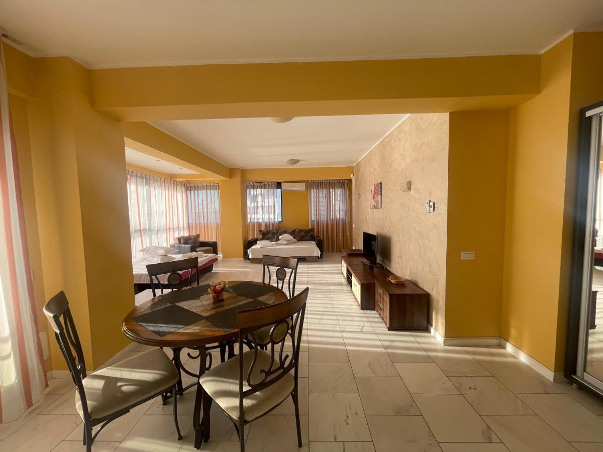Sophia Lake View Suite Mamaia Extérieur photo