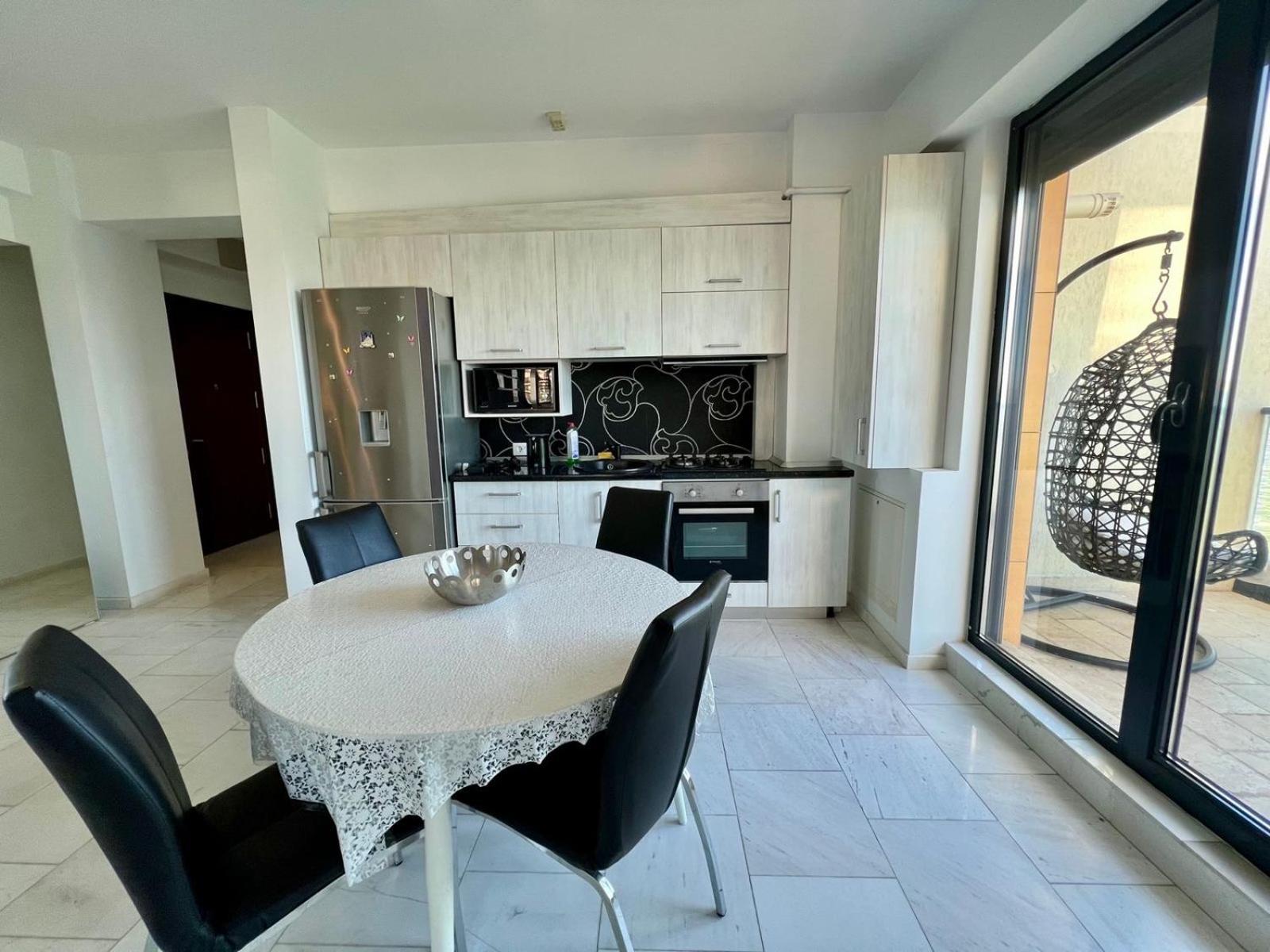Sophia Lake View Suite Mamaia Extérieur photo