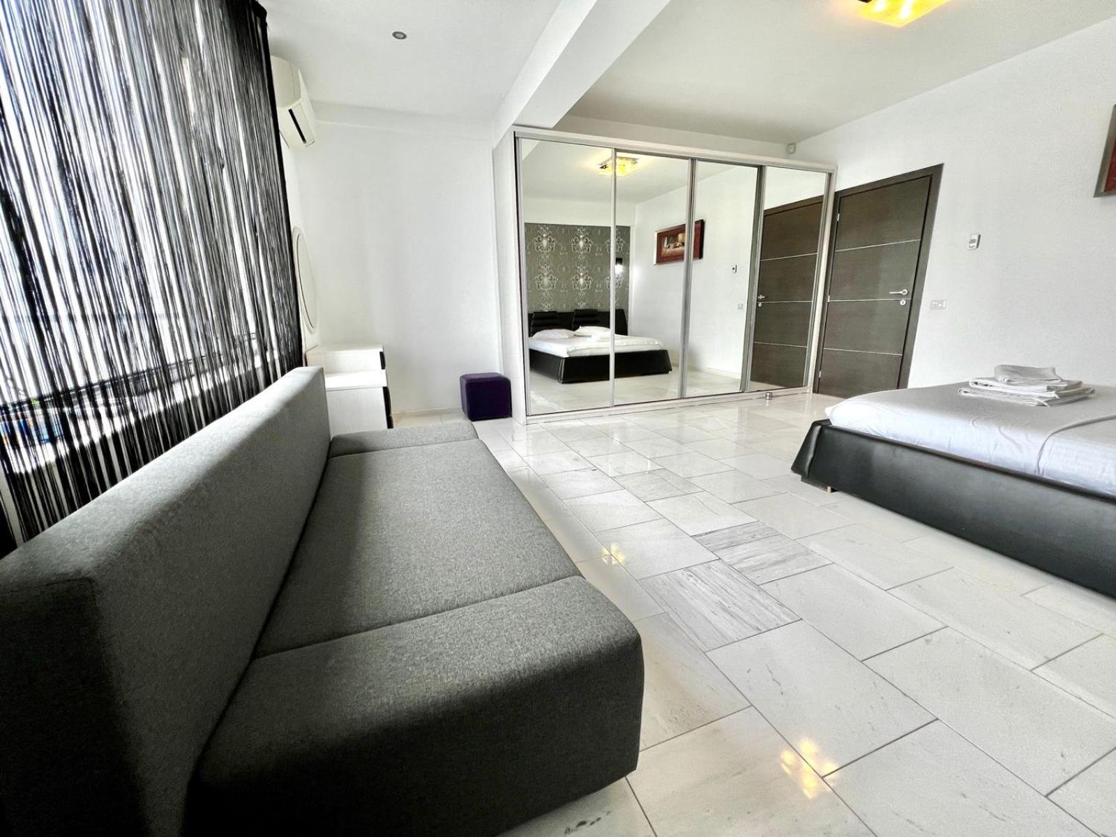 Sophia Lake View Suite Mamaia Extérieur photo