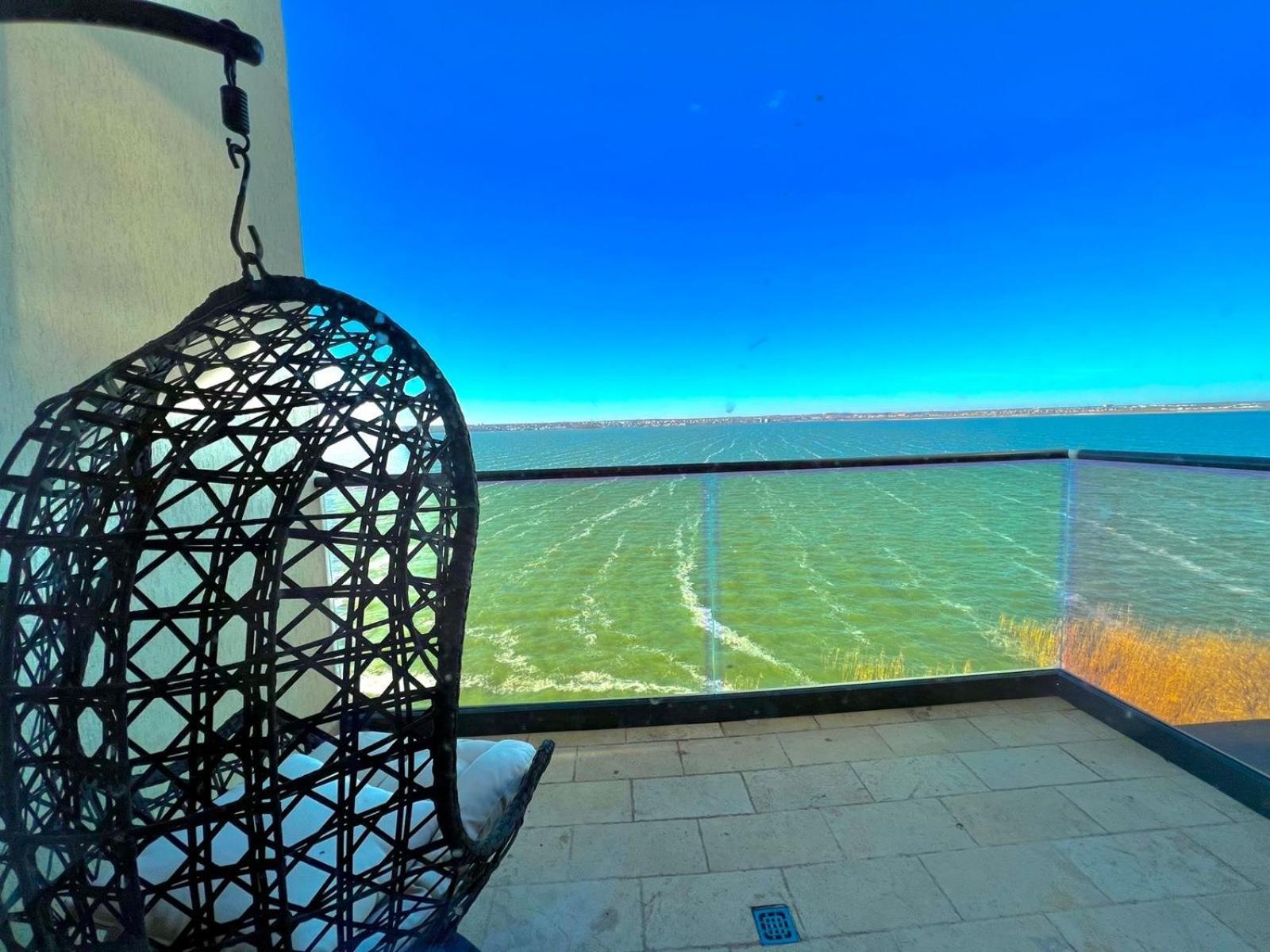 Sophia Lake View Suite Mamaia Extérieur photo