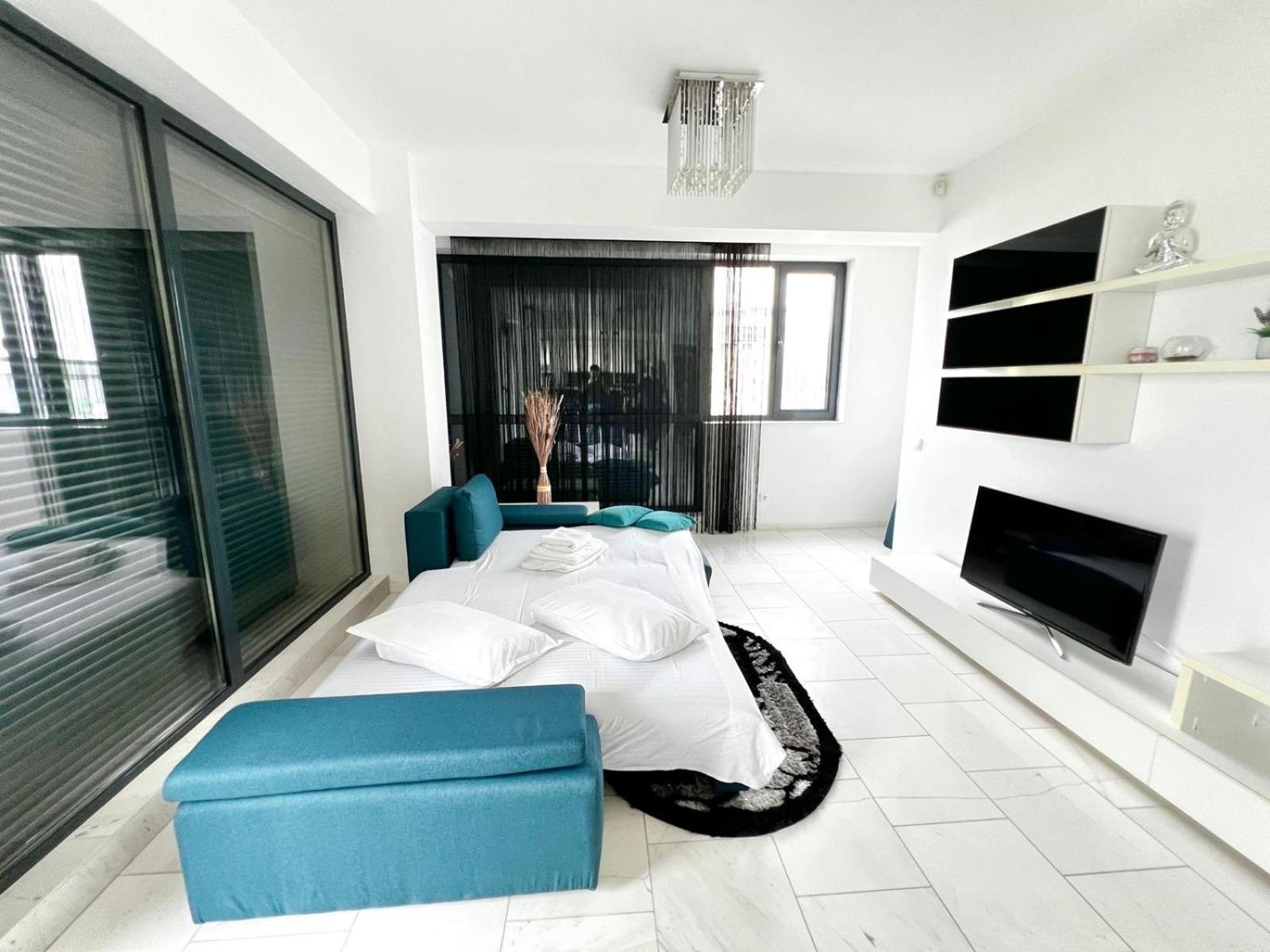 Sophia Lake View Suite Mamaia Extérieur photo