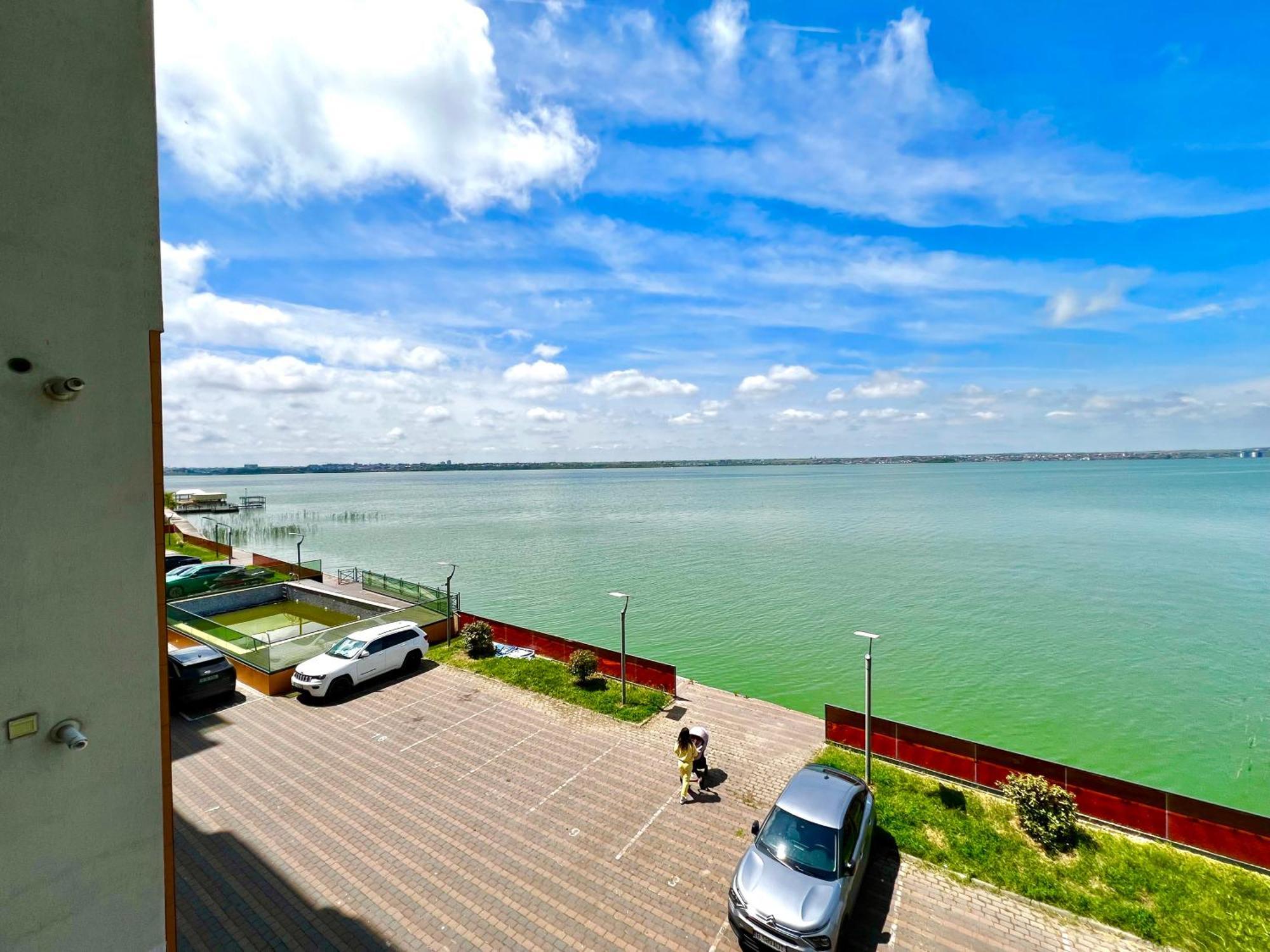 Sophia Lake View Suite Mamaia Extérieur photo