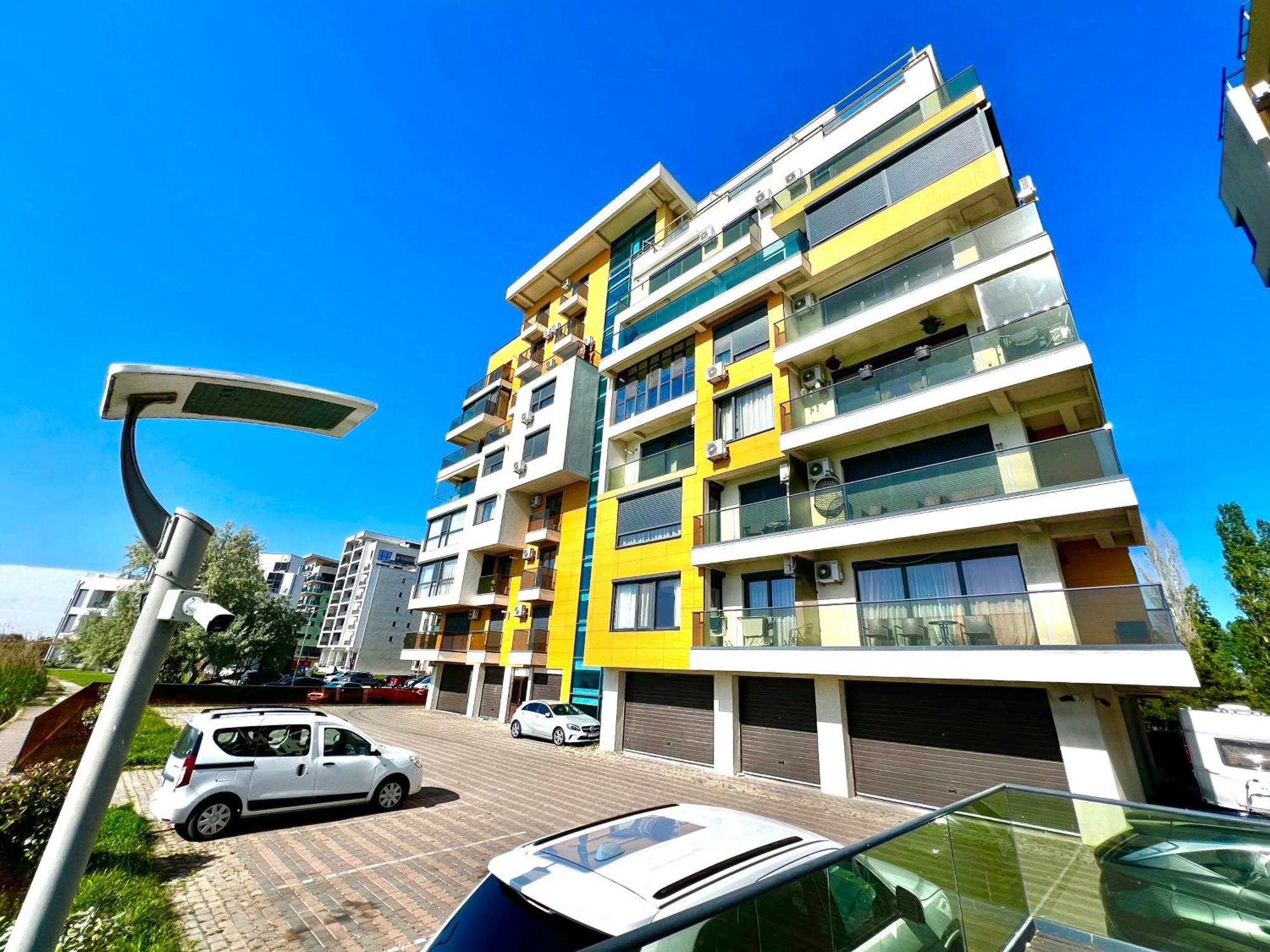 Sophia Lake View Suite Mamaia Extérieur photo