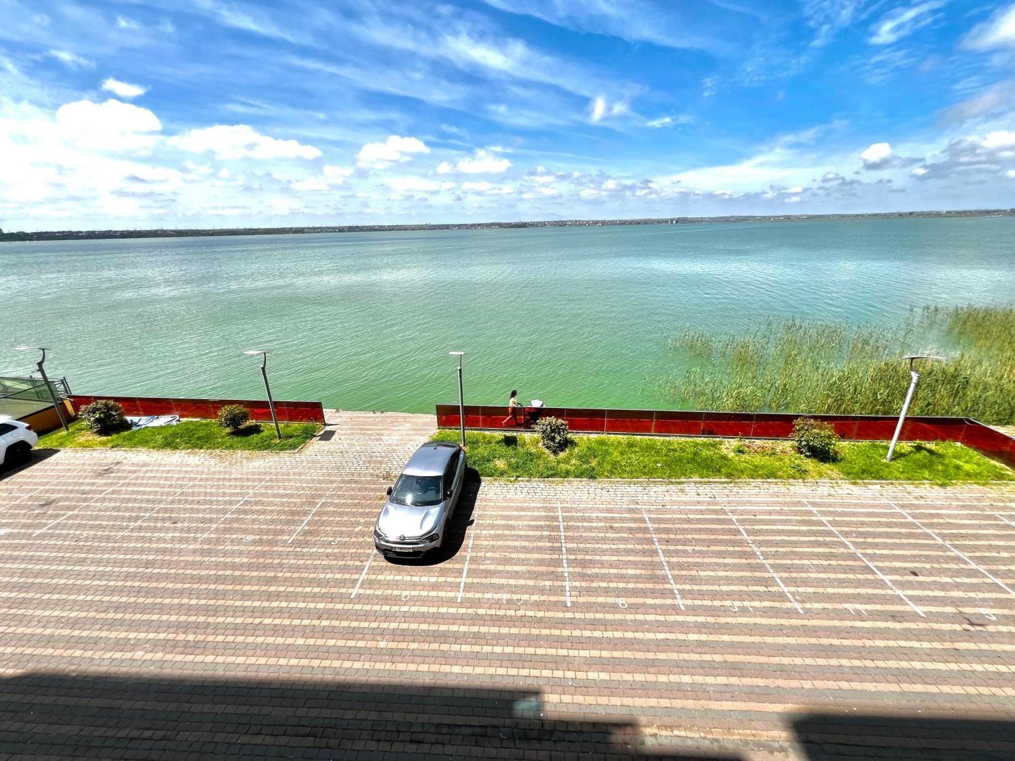 Sophia Lake View Suite Mamaia Extérieur photo
